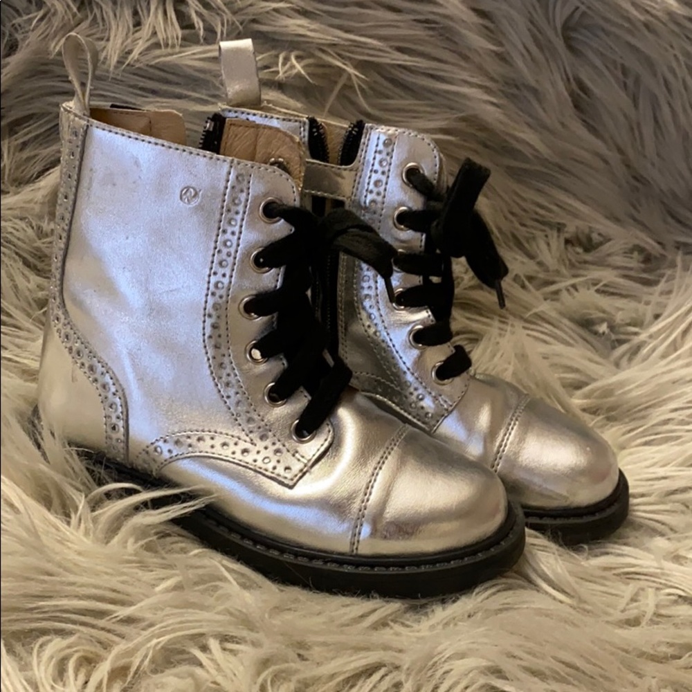 Kids shoes